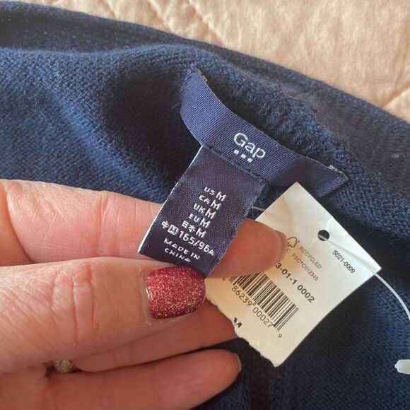 ❤️NWT Gap Cardigan (size medium)❤️ - Picture 4 of 5